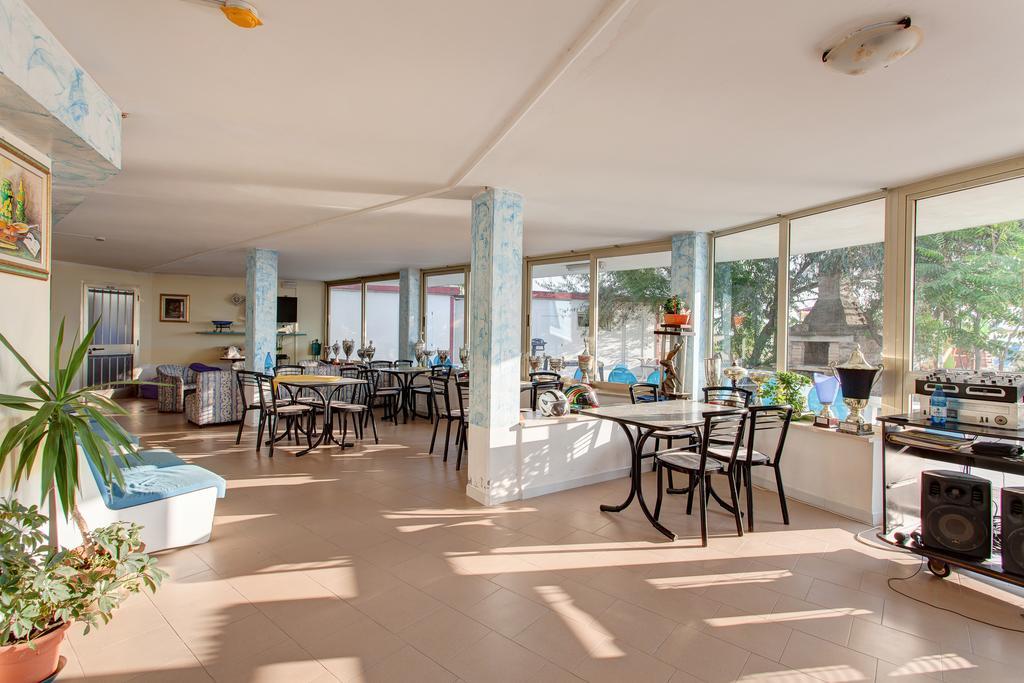 Hotel Asiago Beach Lido Di Savio Exterior foto