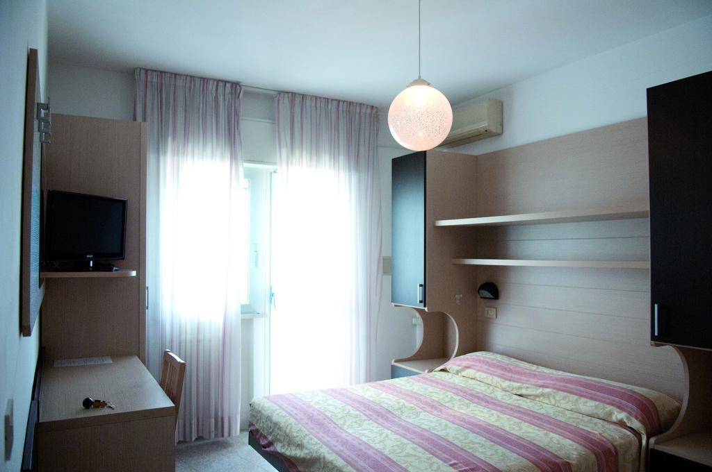 Hotel Asiago Beach Lido Di Savio Cameră foto